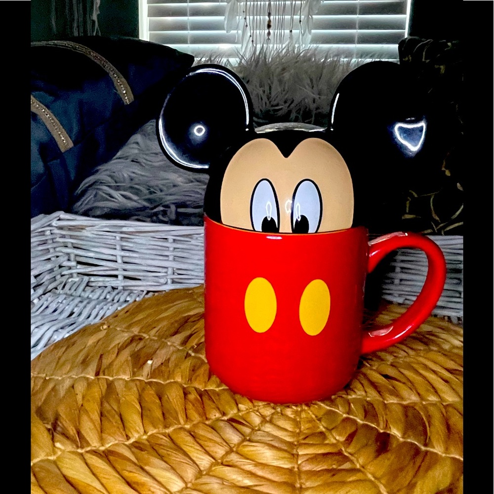 Disney Peek a boo Mickey Mouse mug
